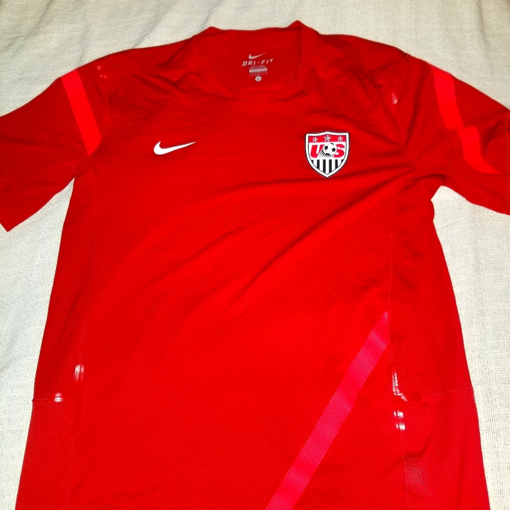 Nike US soccer prematch red jersey USMNT